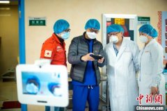 集合最新IT技术的人工智能医护机器人进驻武汉