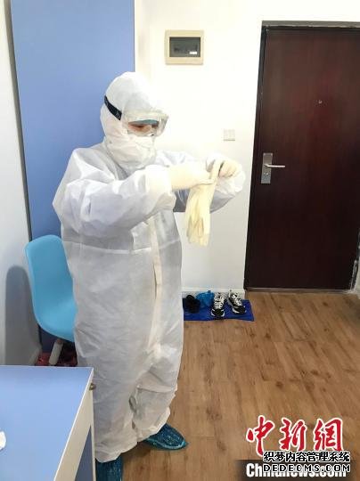 李艳玲在接受培训 吉林市化工医院供图 摄